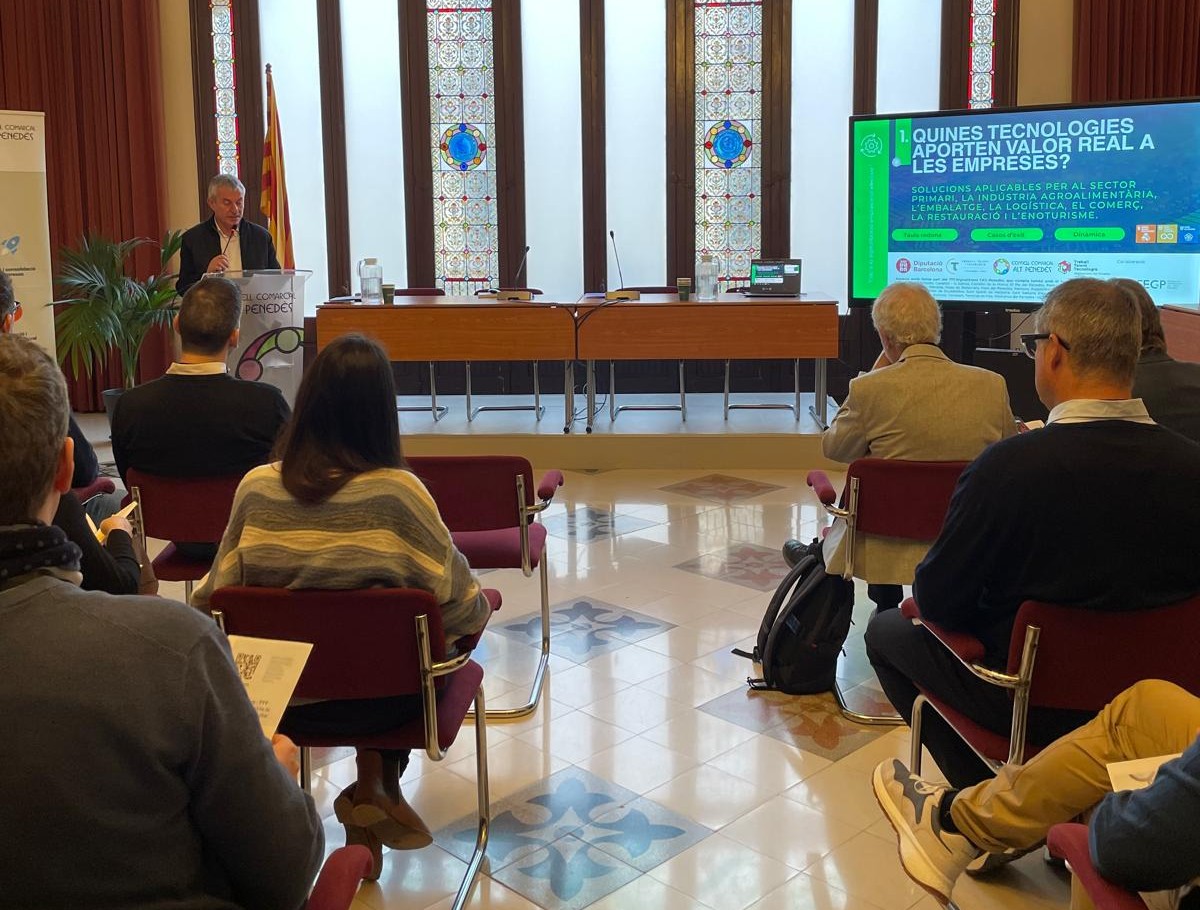 El Consell Comarcal i la FEGP inauguren el cicle “Cap a la digitalització empresarial efectiva” amb la jornada introductòria “Quines tecnologies aporten valor real a les empreses?”