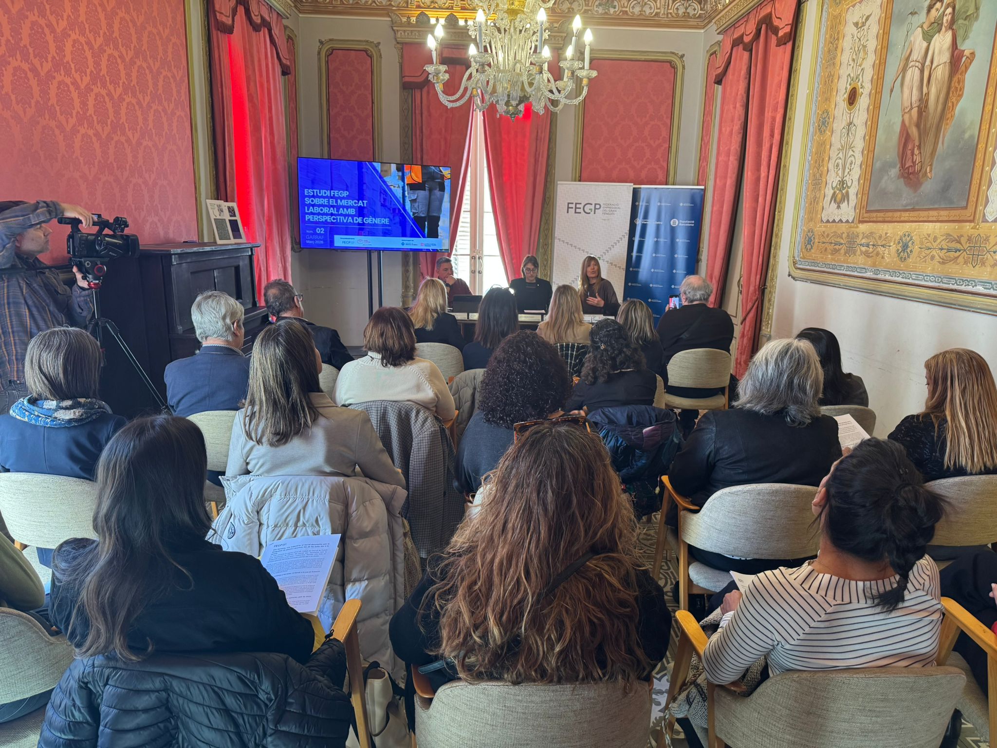 Cinc barreres, una trajectòria: el Garraf documenta com la desigualtat de gènere s’acumula des de les aules fins a la pensió